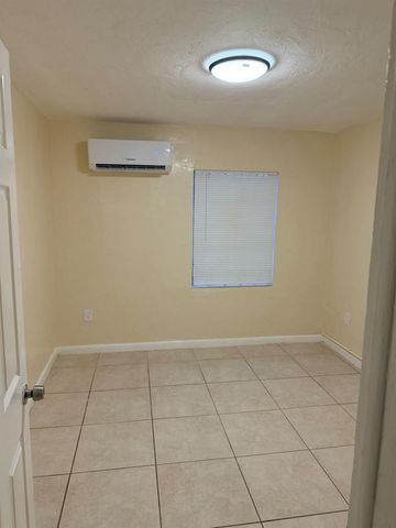1135 SHARAZAD Boulevard 35, Opa-locka, FL 33054