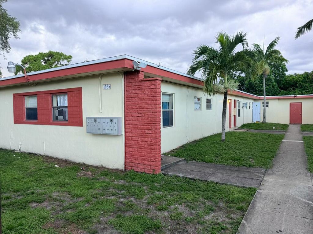 1135 SHARAZAD Boulevard 35, Opa-locka, FL 33054