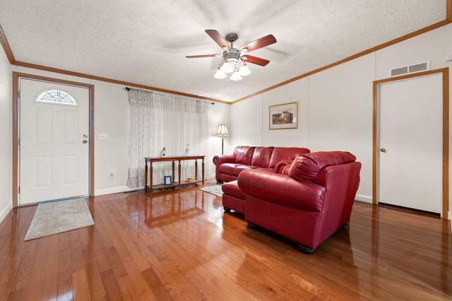 124 Victory-Greenmont Road, East Bernstadt, KY 40729