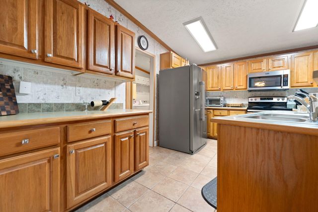 124 Victory-Greenmont Road, East Bernstadt, KY 40729