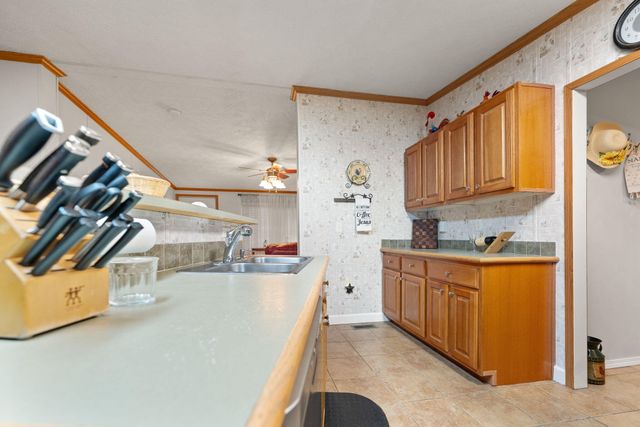 124 Victory-Greenmont Road, East Bernstadt, KY 40729