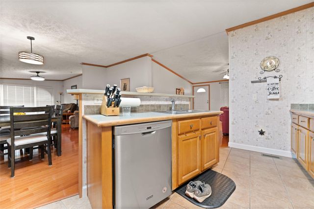 124 Victory-Greenmont Road, East Bernstadt, KY 40729