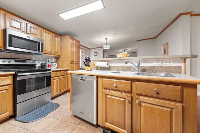 124 Victory-Greenmont Road, East Bernstadt, KY 40729