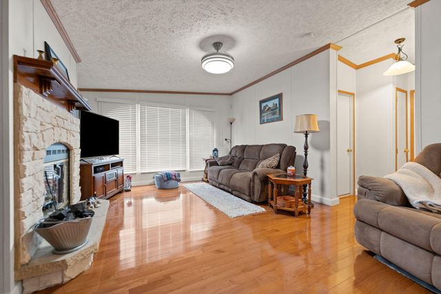 124 Victory-Greenmont Road, East Bernstadt, KY 40729