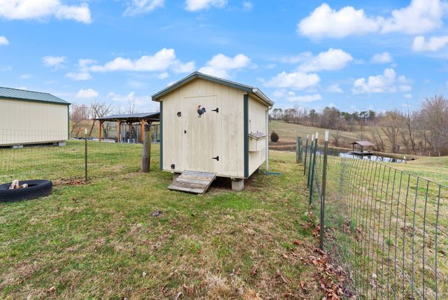 124 Victory-Greenmont Road, East Bernstadt, KY 40729