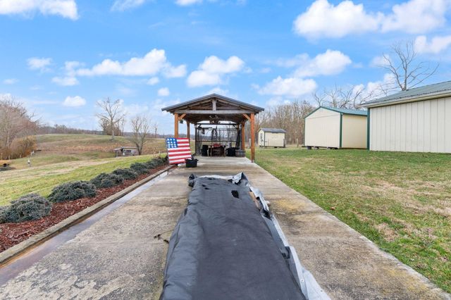 124 Victory-Greenmont Road, East Bernstadt, KY 40729