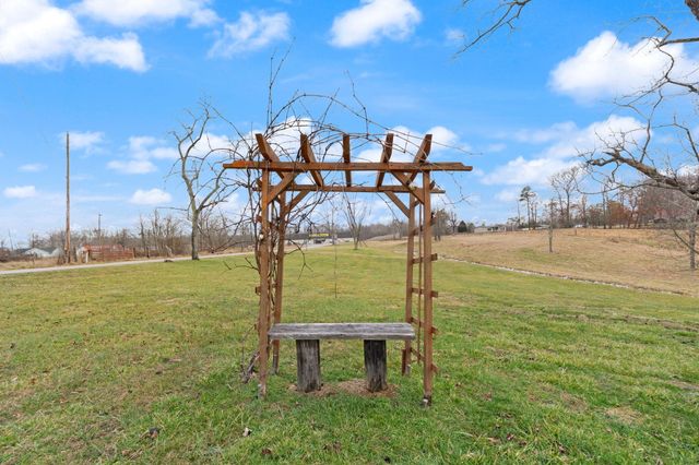 124 Victory-Greenmont Road, East Bernstadt, KY 40729