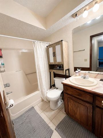 1828 David Terrace, Oklahoma City, OK 73141
