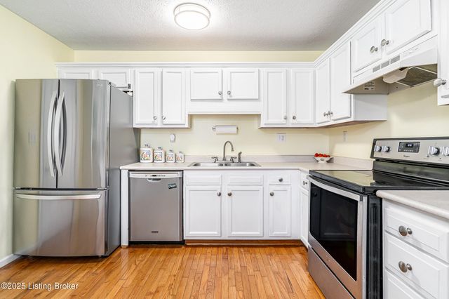 1114 Cedar Springs Pkwy, La Grange, KY 40031