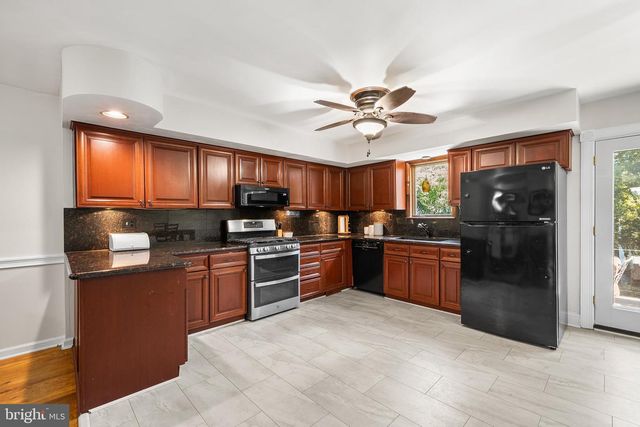 607 SAINT ANTHONY LN, Upper Darby, PA 19082