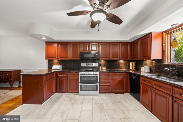 607 SAINT ANTHONY LN, Upper Darby, PA 19082