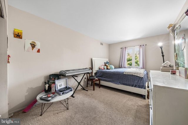 607 SAINT ANTHONY LN, Upper Darby, PA 19082