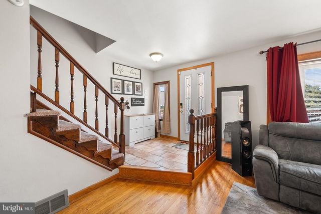 607 SAINT ANTHONY LN, Upper Darby, PA 19082