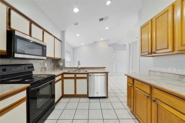 9752 PINEY POINT CIRCLE, Orlando, FL 32825