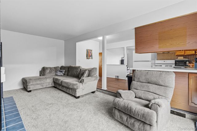 27323 Crestwood Drive, Warren, MI 48088