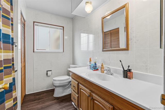 27323 Crestwood Drive, Warren, MI 48088