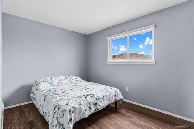 27323 Crestwood Drive, Warren, MI 48088