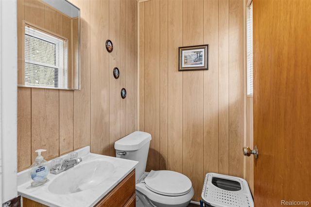 27323 Crestwood Drive, Warren, MI 48088