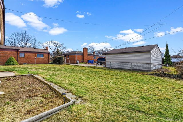 27323 Crestwood Drive, Warren, MI 48088