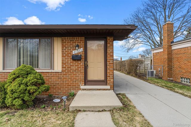 27323 Crestwood Drive, Warren, MI 48088