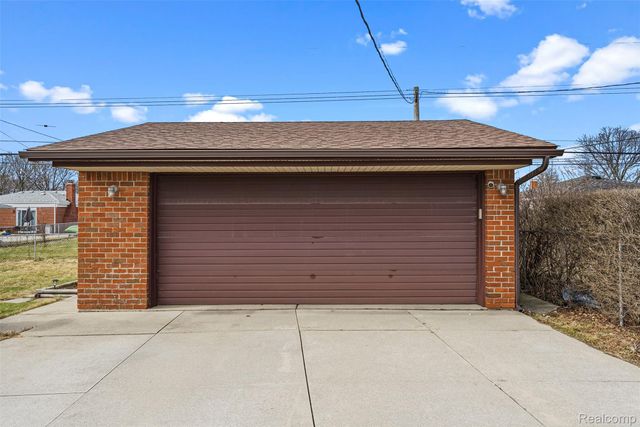 27323 Crestwood Drive, Warren, MI 48088