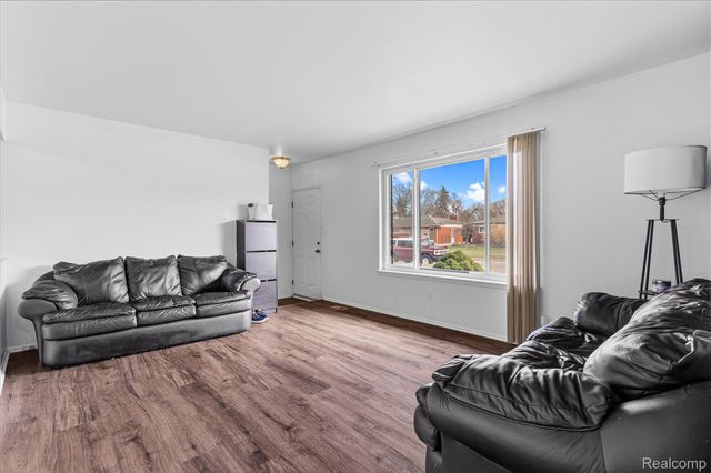 27323 Crestwood Drive, Warren, MI 48088