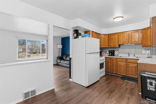 27323 Crestwood Drive, Warren, MI 48088