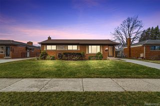 27323 Crestwood Drive, Warren, MI 48088