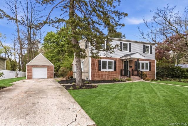 27 Landscape Drive, Wheatley Heights, NY 11798