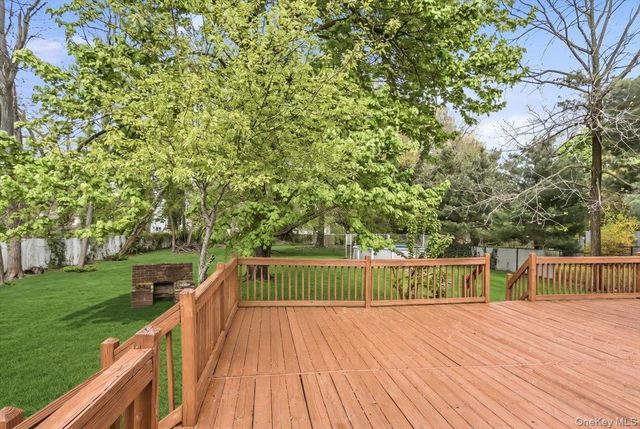 27 Landscape Drive, Wheatley Heights, NY 11798