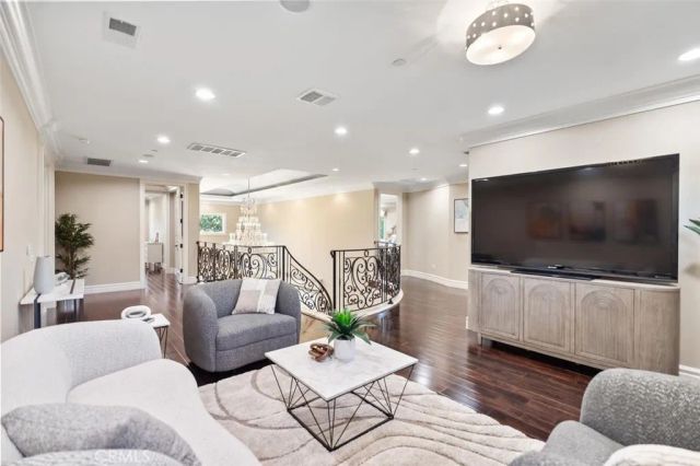 289 W Woodruff Avenue, Arcadia, CA 91007