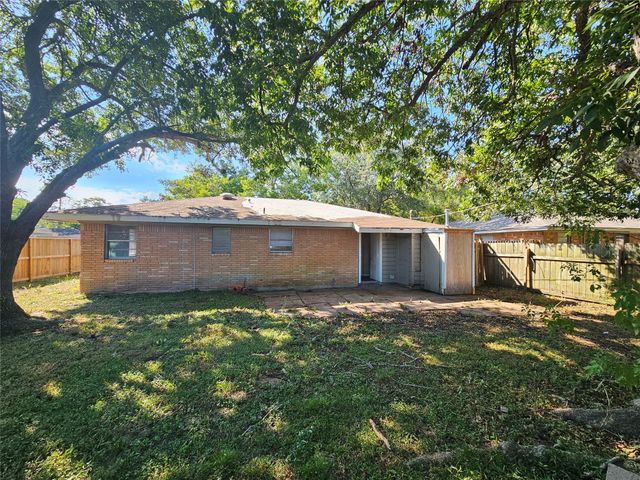 1314 N Natchez Drive, Texas City, TX 77591