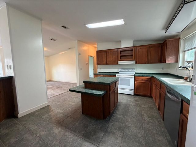 3080 S US HIGHWAY 41, Dunnellon, FL 34432