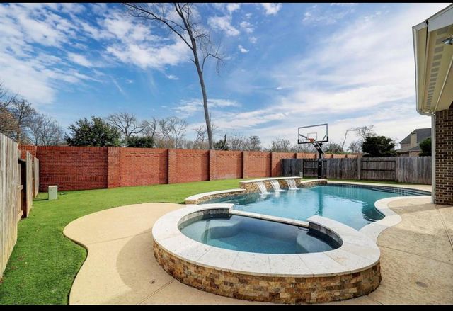 5011 Anthony Springs Lane, Sugar Land, TX 77479