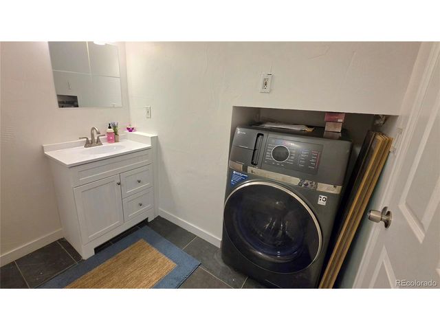 1525 S Holly St 104, Denver, CO 80222