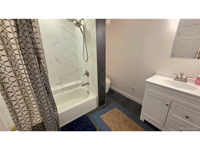 1525 S Holly St 104, Denver, CO 80222