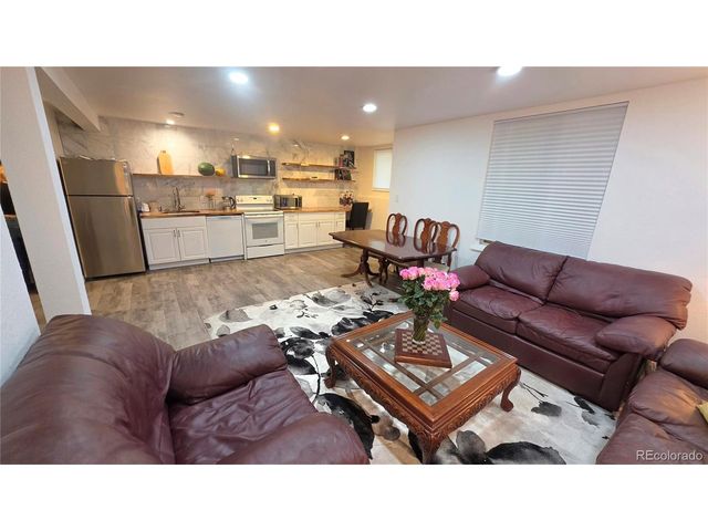1525 S Holly St 104, Denver, CO 80222