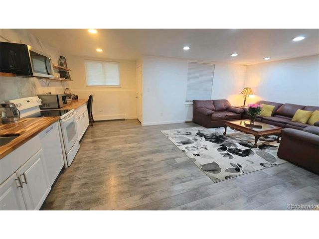 1525 S Holly St 104, Denver, CO 80222