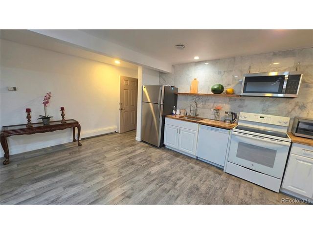 1525 S Holly St 104, Denver, CO 80222