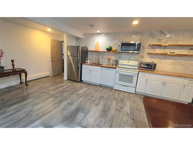 1525 S Holly St 104, Denver, CO 80222