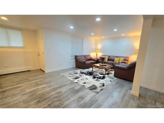 1525 S Holly St 104, Denver, CO 80222