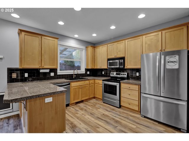 2170 Bobcat Ave Sw, Albany, OR 97321