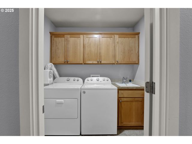 2170 Bobcat Ave Sw, Albany, OR 97321