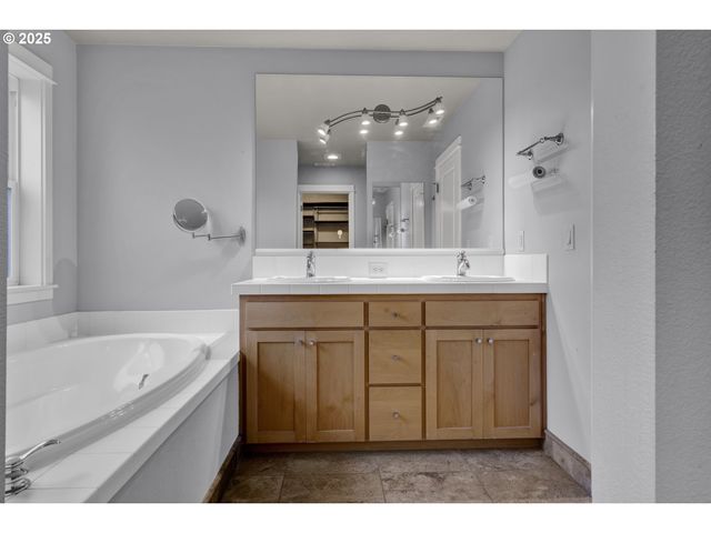 2170 Bobcat Ave Sw, Albany, OR 97321