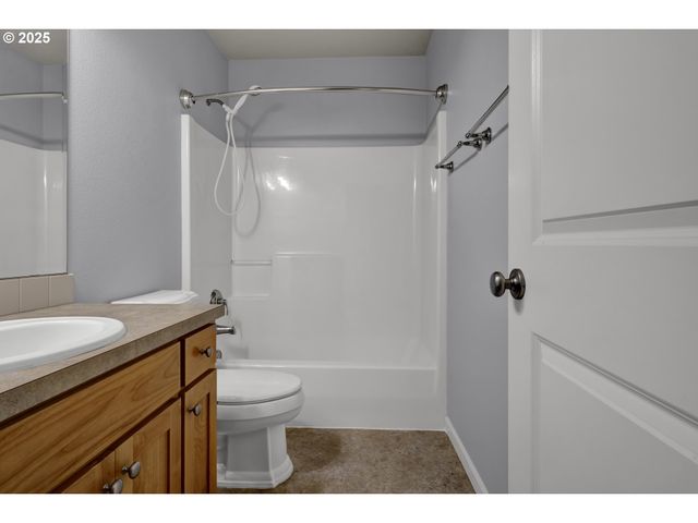 2170 Bobcat Ave Sw, Albany, OR 97321