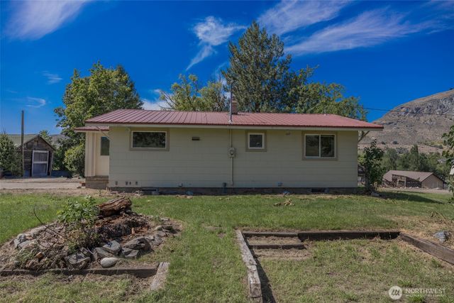 12 A Temby Road, Tonasket, WA 98855