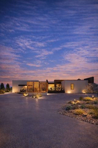 2 Silver Mesa Plaza, Santa Fe, NM 87506