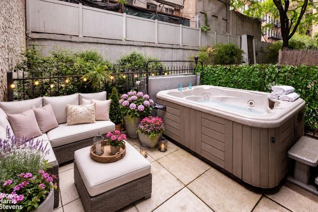 350 W 53RD Street THG, New York City, NY 10019