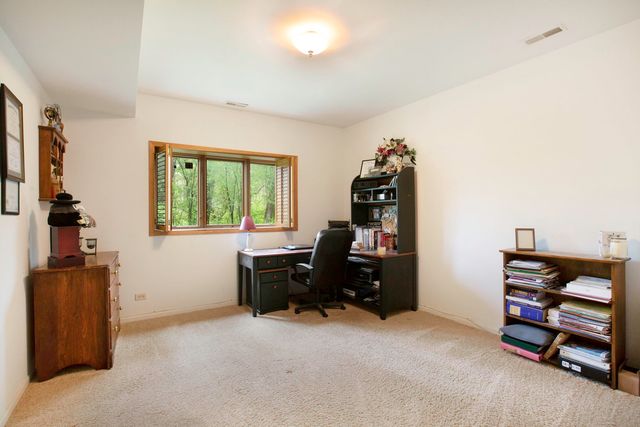 15214 Shamrock Lane, Woodstock, IL 60098