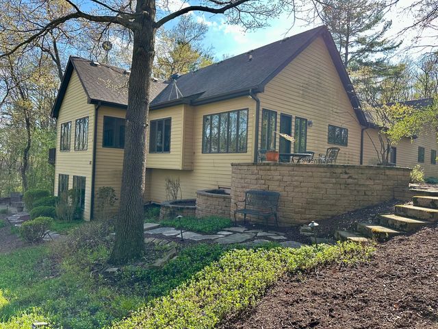 15214 Shamrock Lane, Woodstock, IL 60098